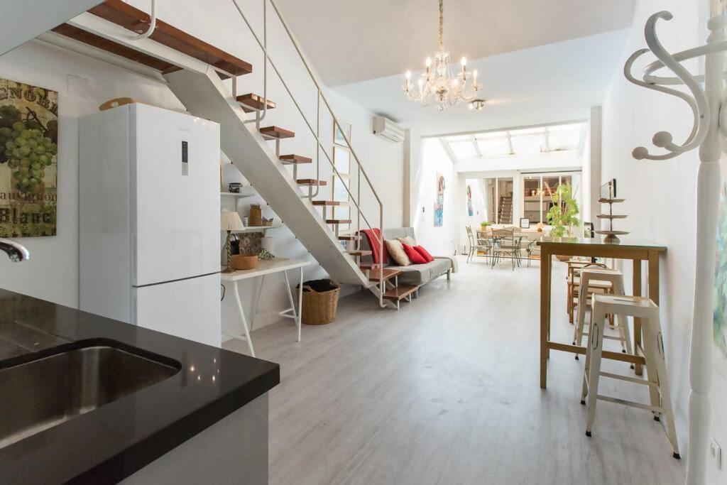 Ferienwohnung Duplex Center Parking Netflix Amazon Video Sevilla Exterior foto